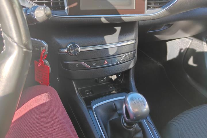 undefined Peugeot 308 fra 2015