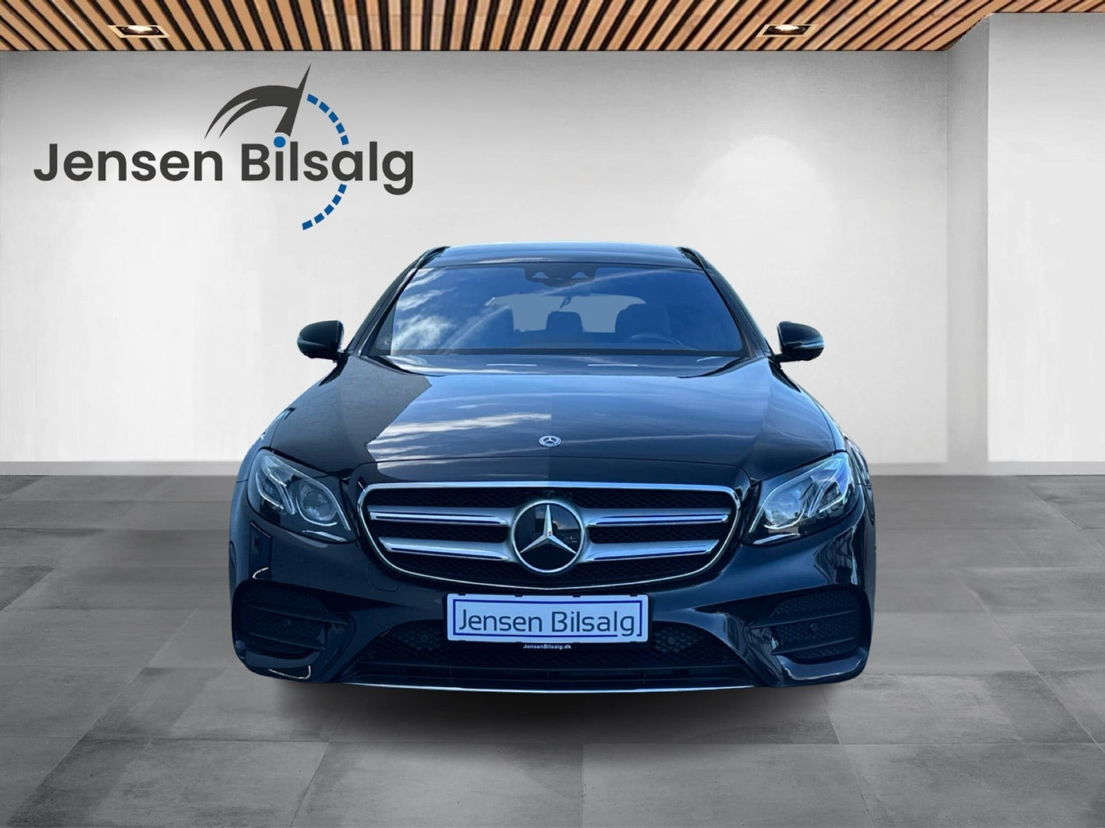 Sort Mercedes E300 de fra 2019