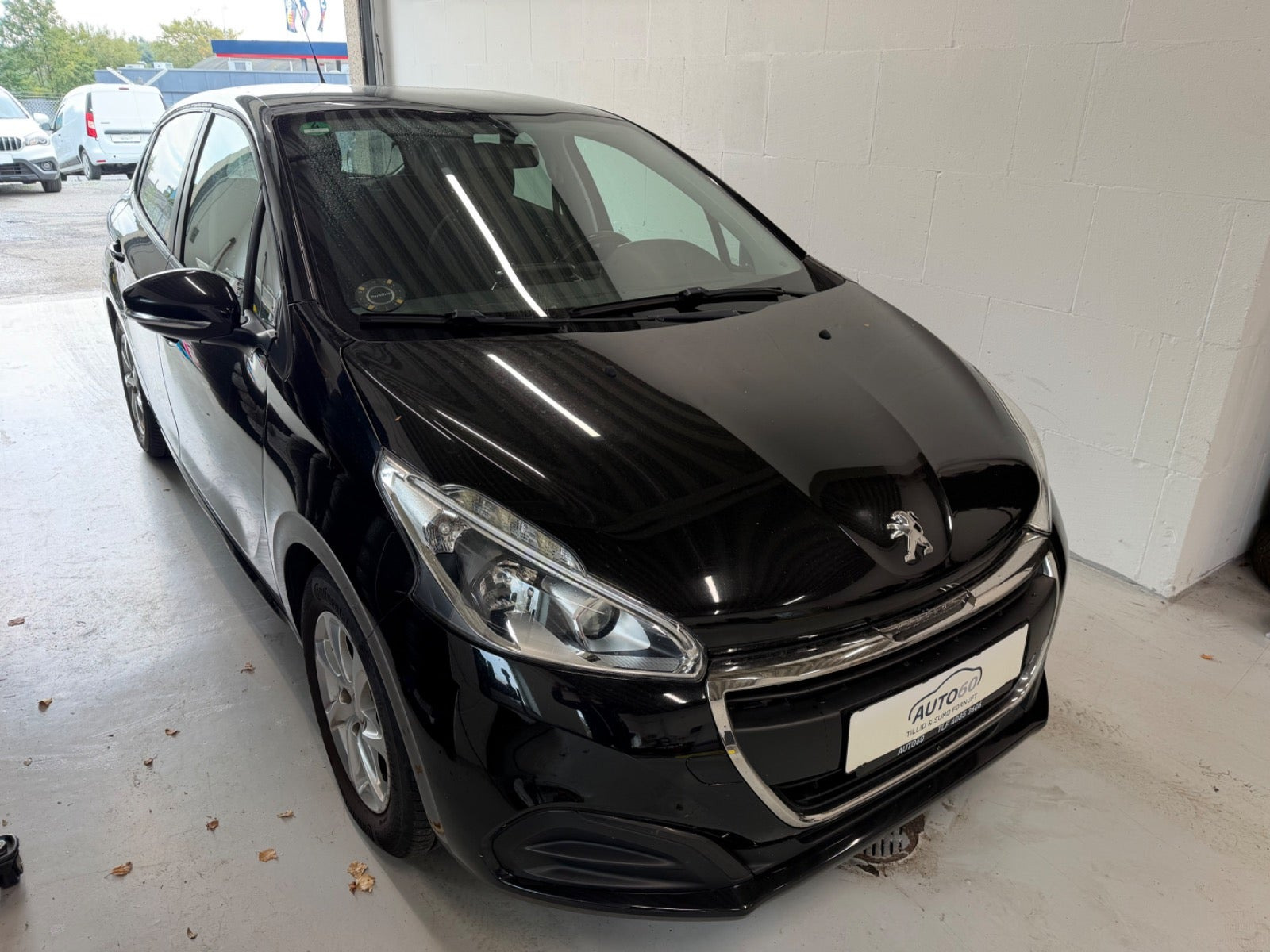 Sort Peugeot 208 fra 2017
