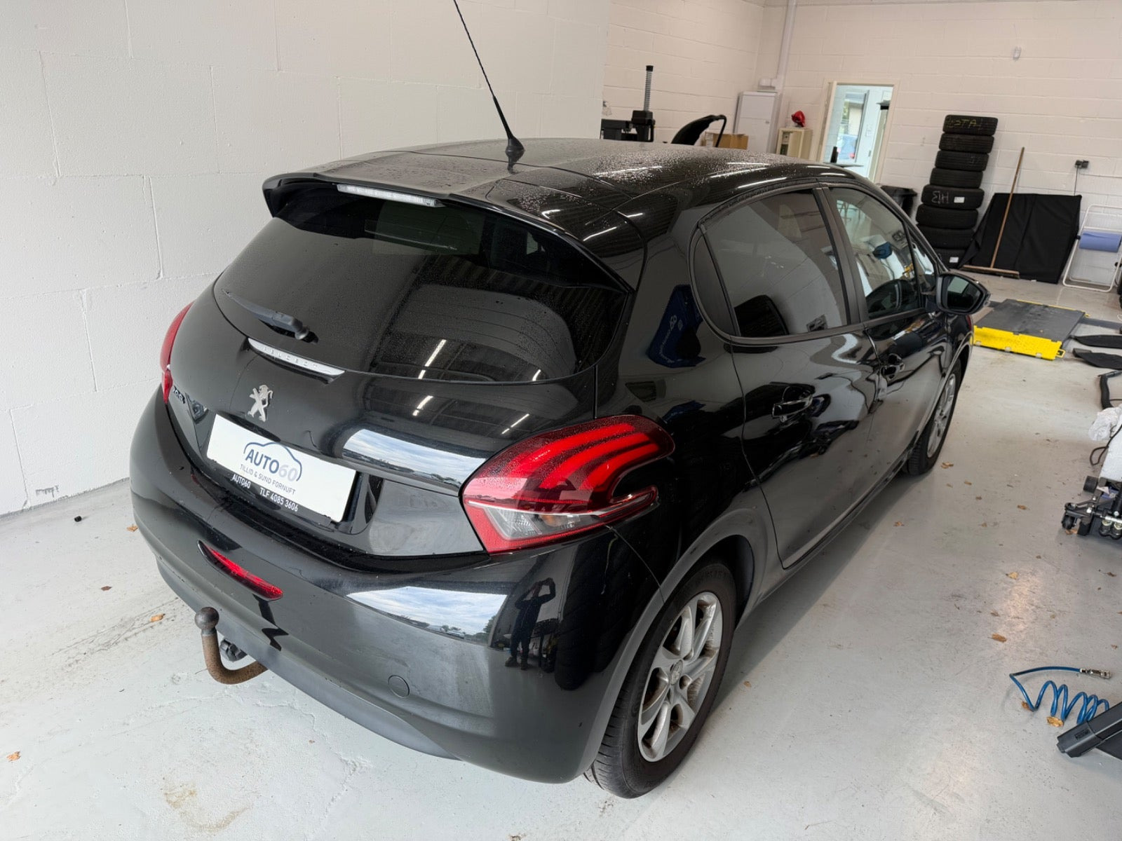 Sort Peugeot 208 fra 2017