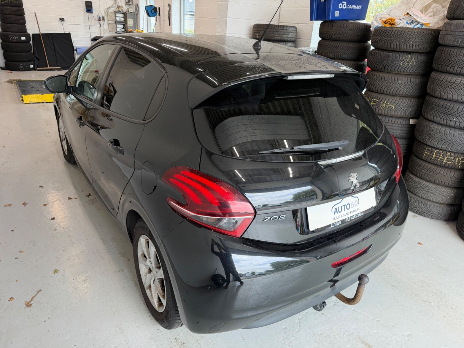 Sort Peugeot 208 fra 2017