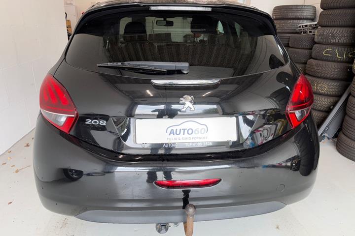 Sort Peugeot 208 fra 2017