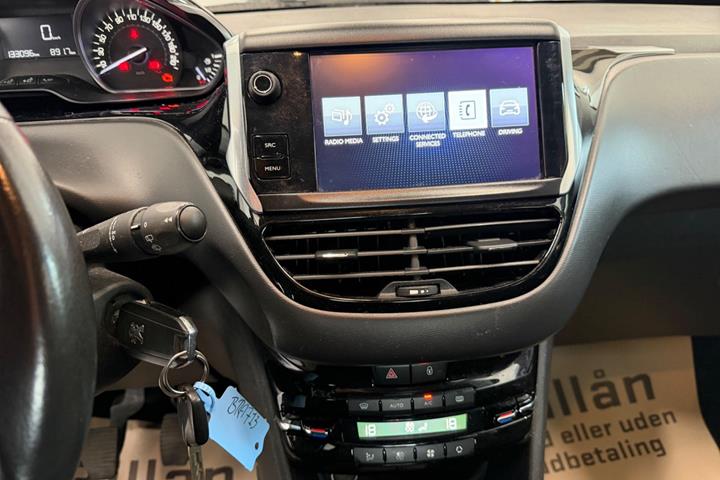 Sort Peugeot 208 fra 2017