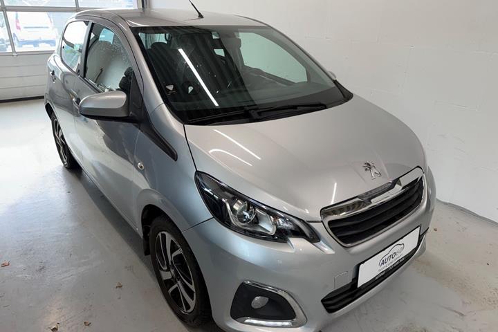 Grå Peugeot 108 fra 2020