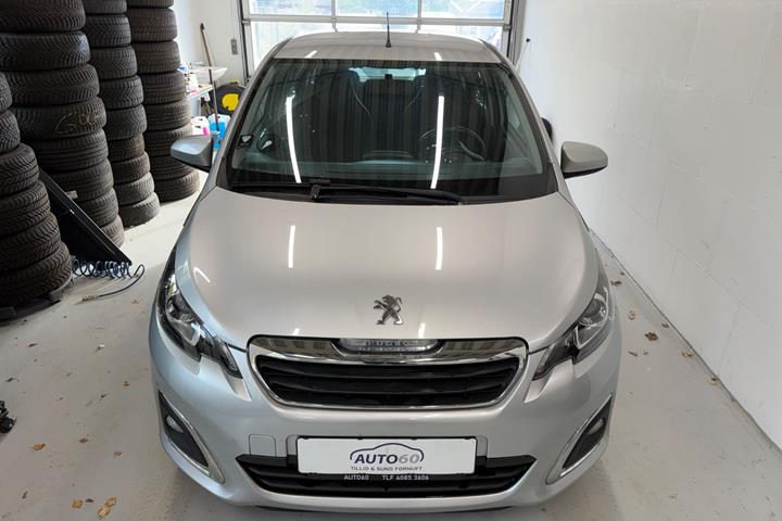 Grå Peugeot 108 fra 2020