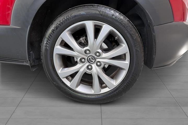 Rød Mazda CX-30 fra 2021
