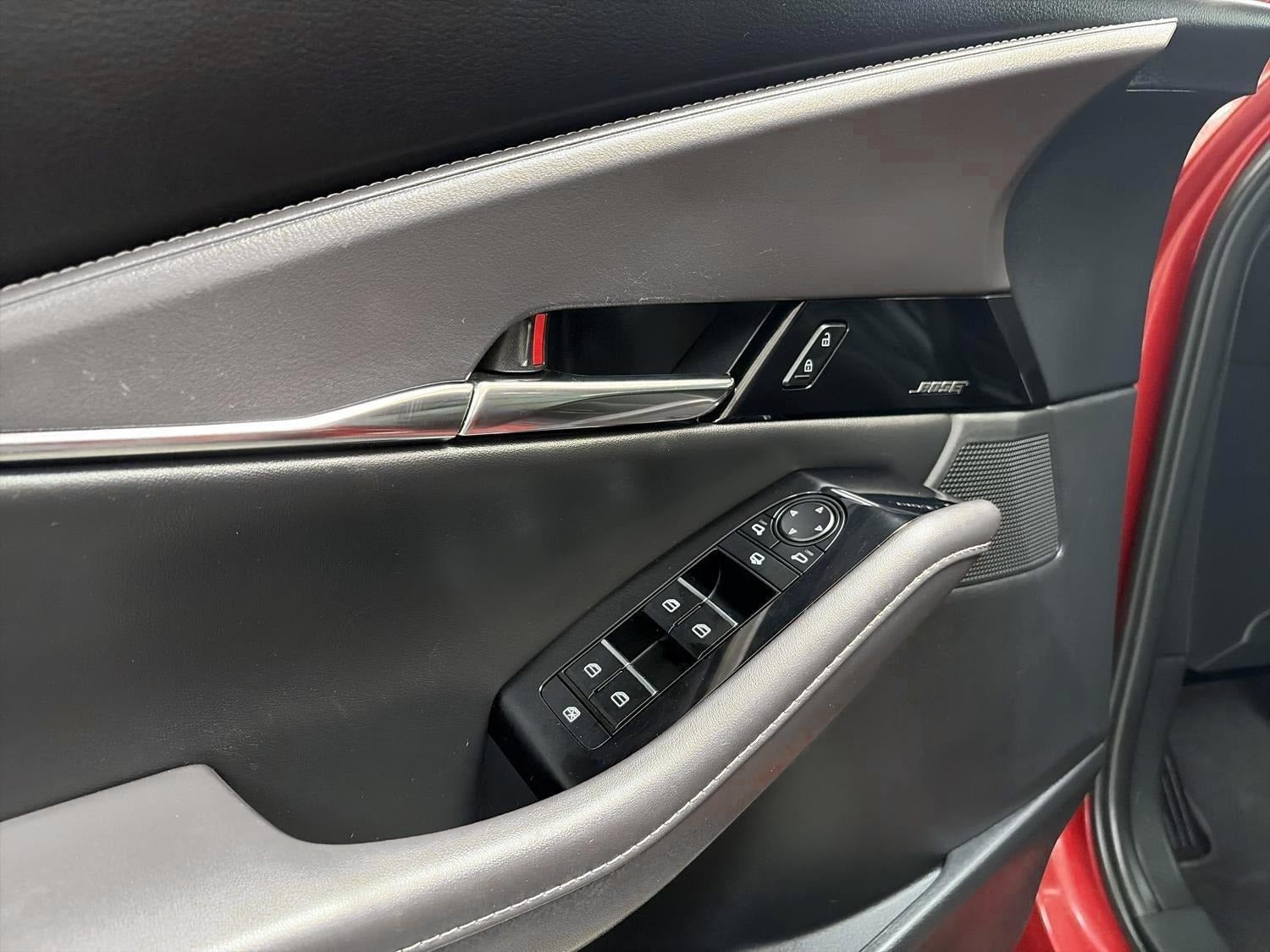 Rød Mazda CX-30 fra 2021
