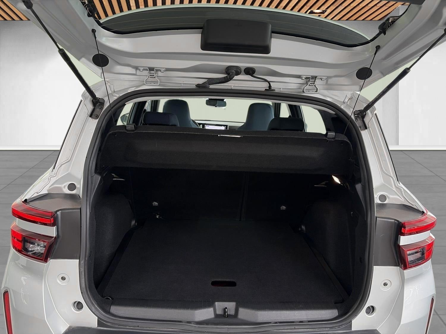 Sølv Opel Frontera fra 2025