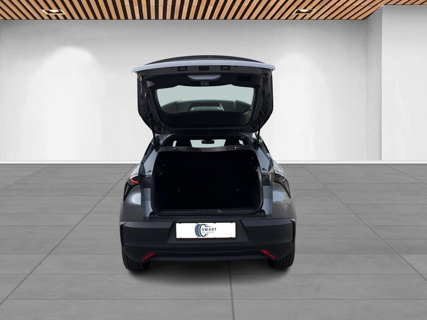 Grå Alfa Romeo Junior fra 2025