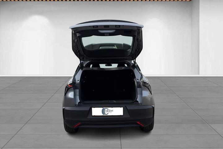 Grå Alfa Romeo Junior fra 2025