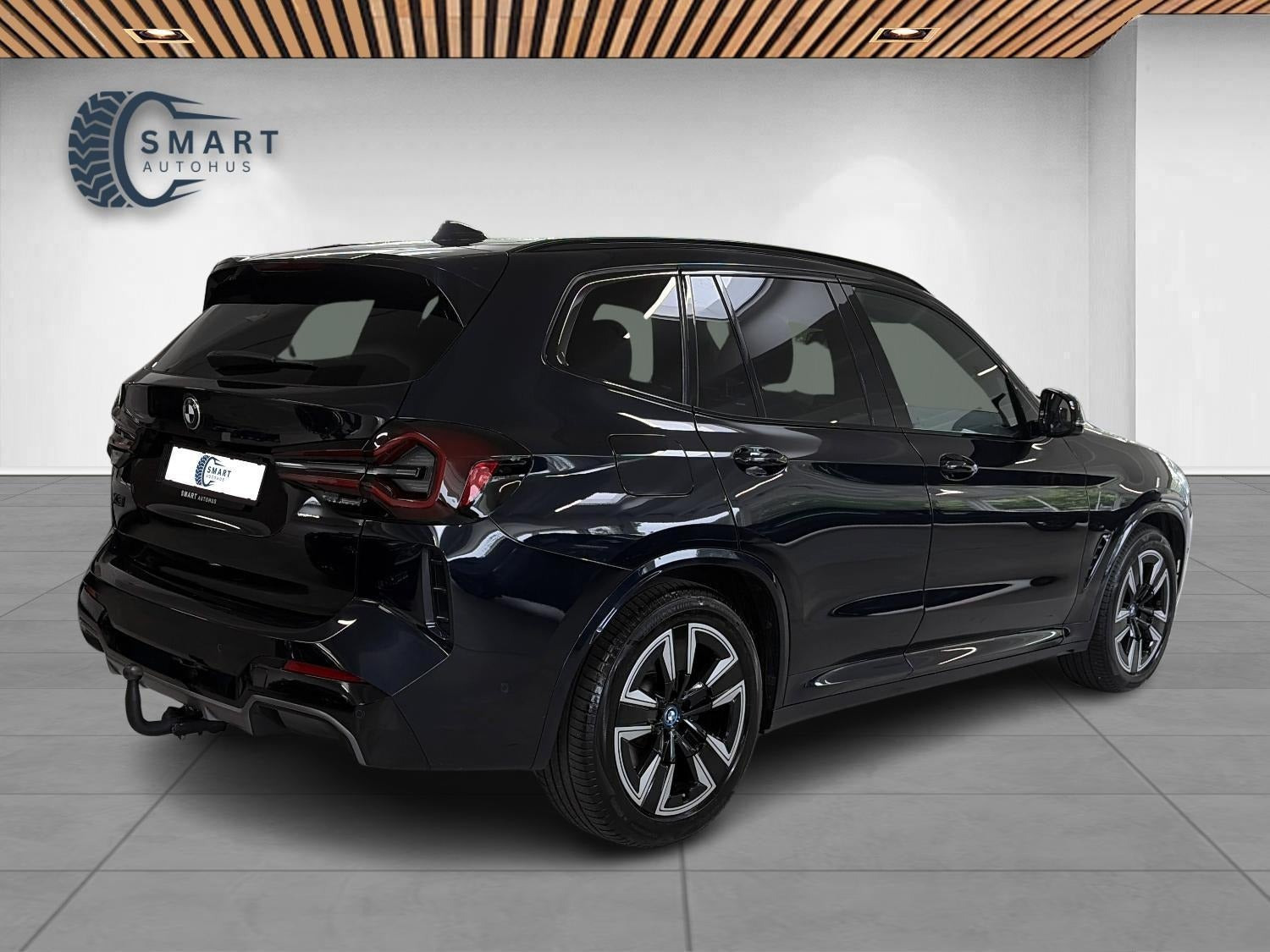 Sort BMW iX3 fra 2023