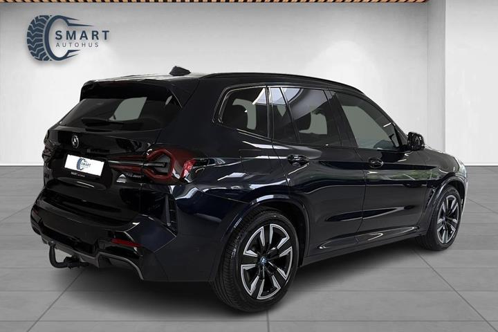 Sort BMW iX3 fra 2023