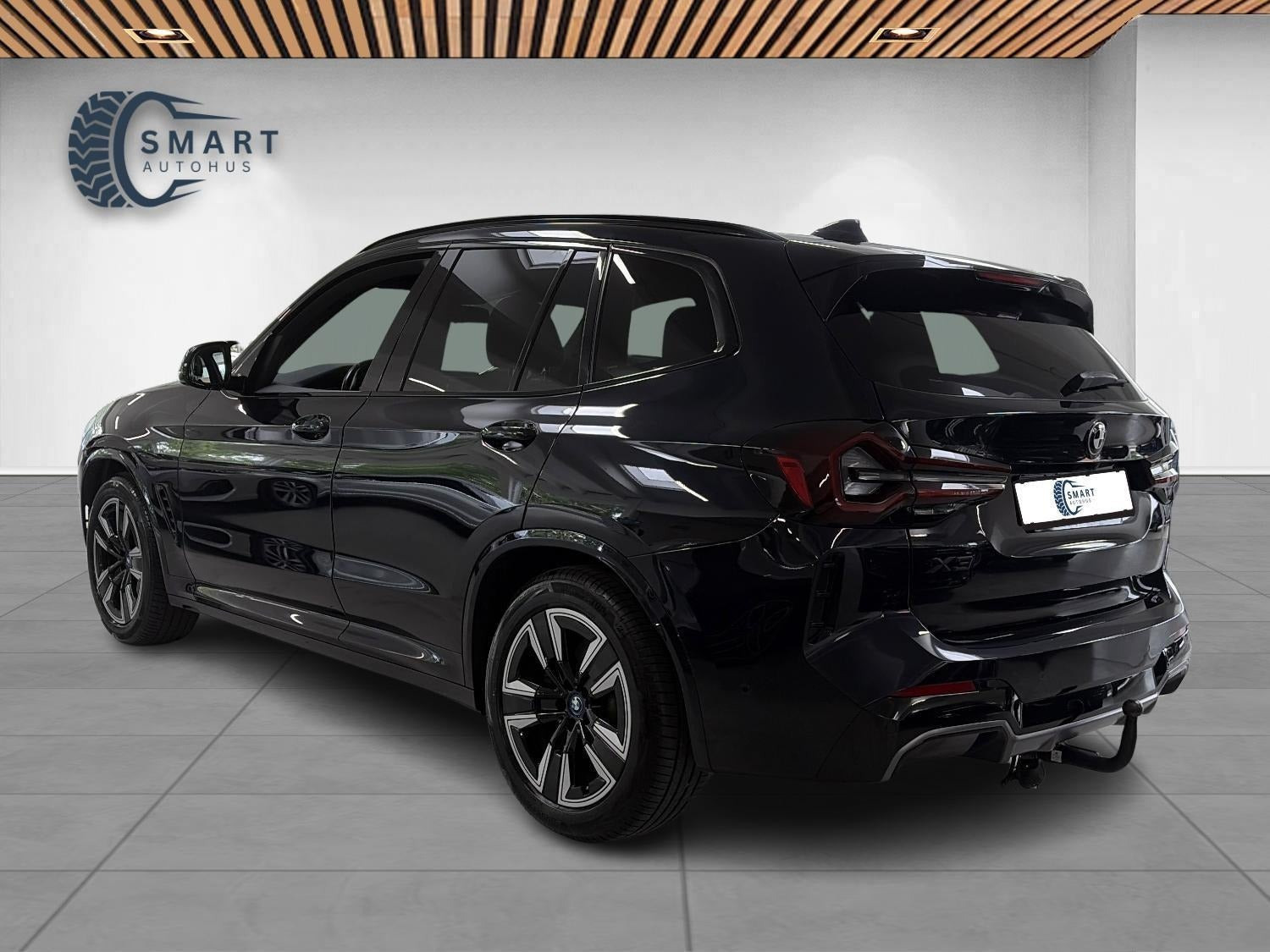 Sort BMW iX3 fra 2023