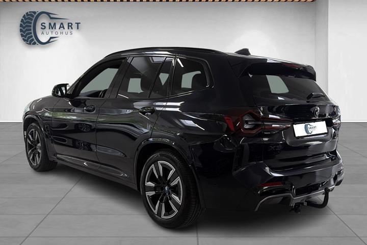 Sort BMW iX3 fra 2023