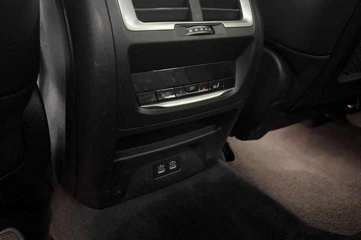 Sort BMW iX3 fra 2023