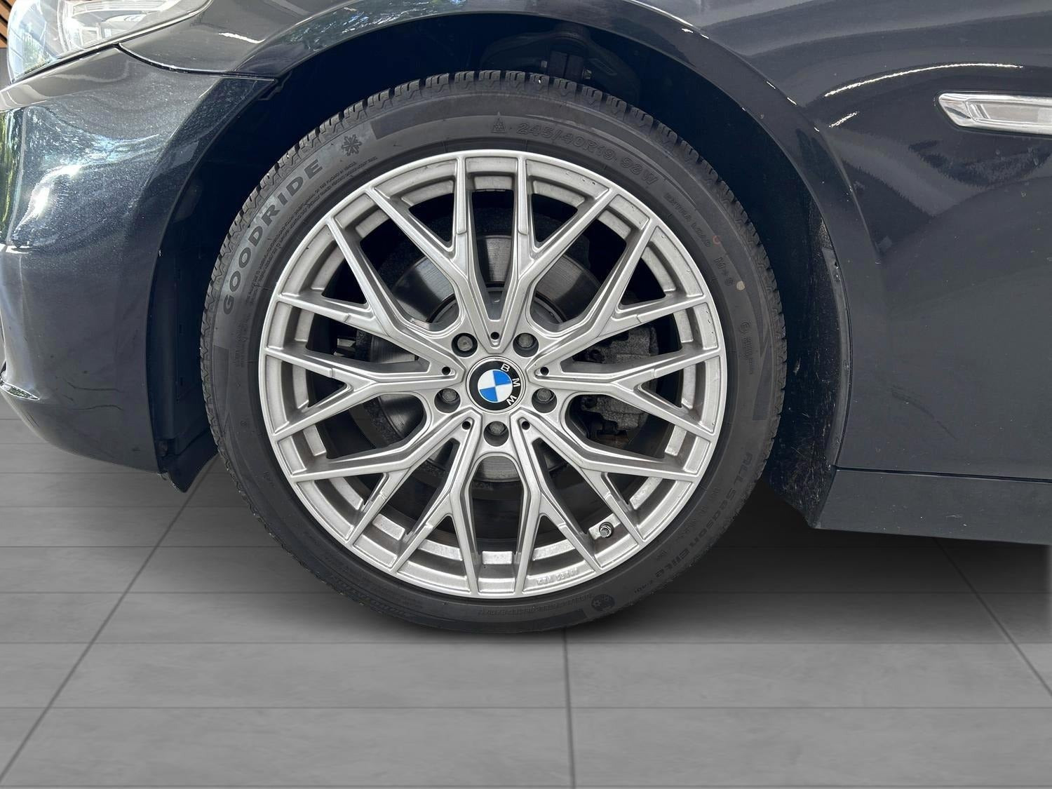 Sort BMW 520d fra 2015