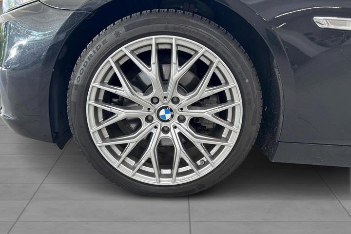 Sort BMW 520d fra 2015