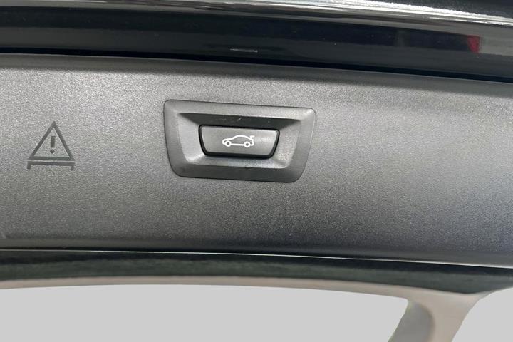 Sort BMW 520d fra 2015