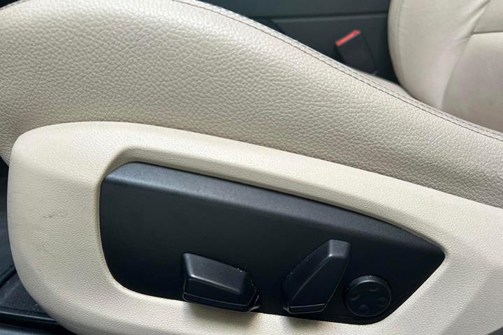 Sort BMW 520d fra 2015