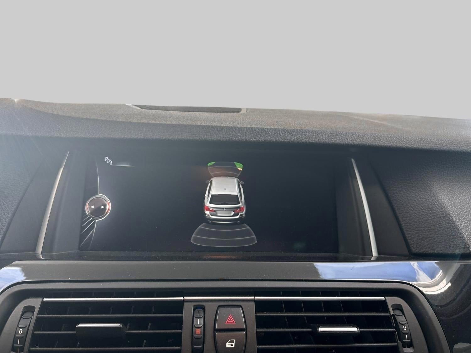 Sort BMW 520d fra 2015