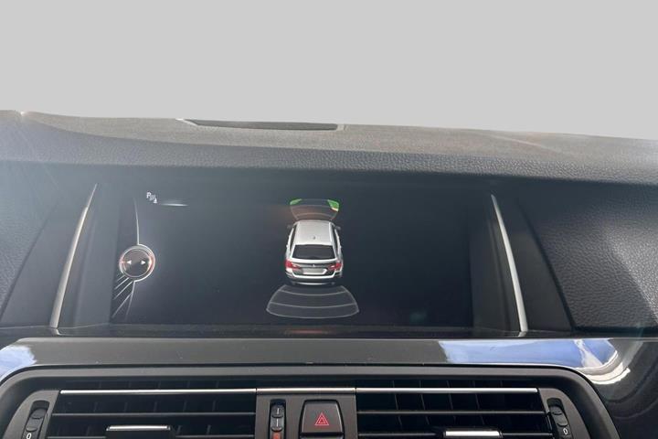 Sort BMW 520d fra 2015