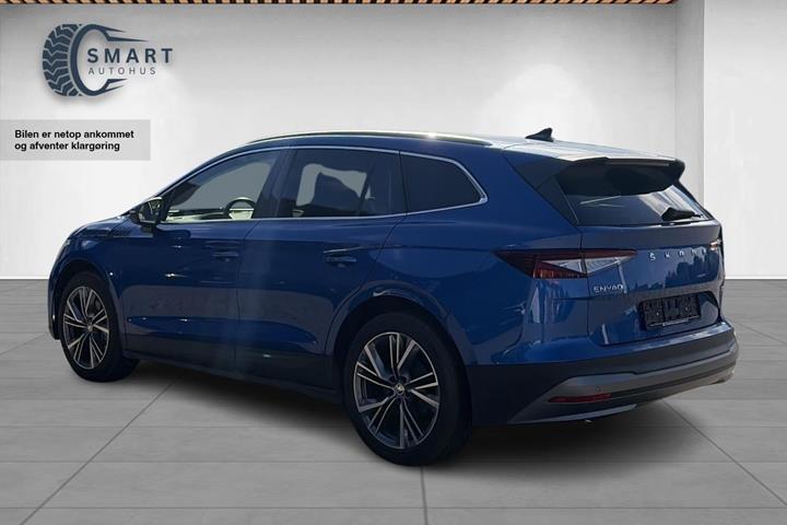 Blå Skoda Enyaq fra 2023