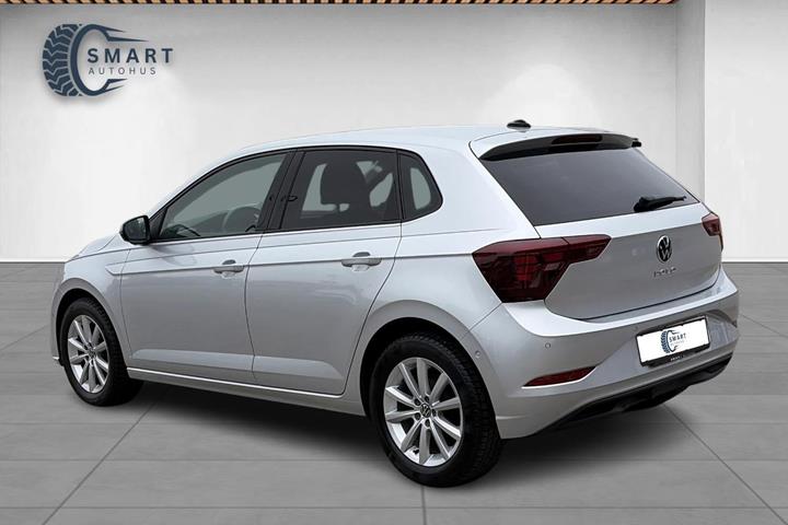 Sølv VW Polo fra 2022
