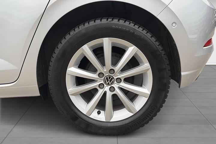Sølv VW Polo fra 2022