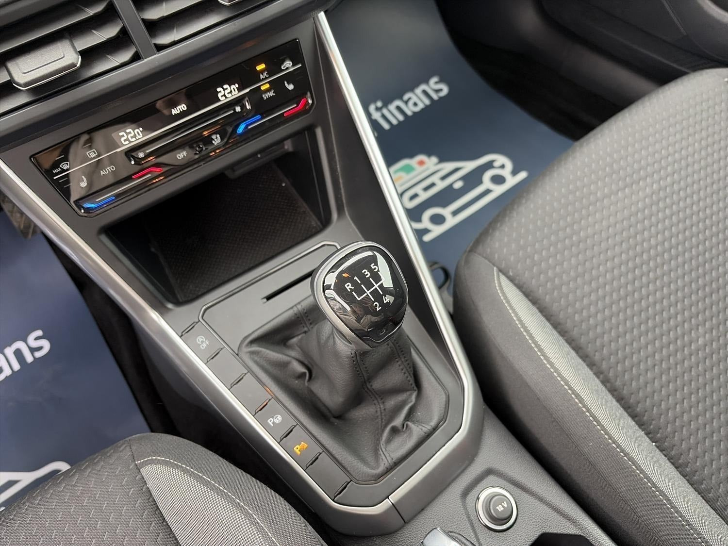 Sølv VW Polo fra 2022