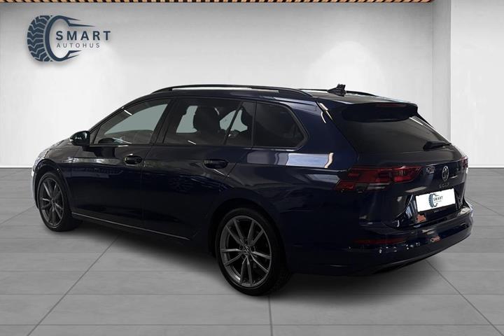 Blå VW Golf VIII fra 2021