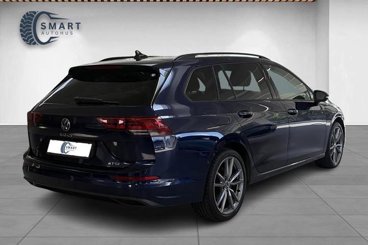 Blå VW Golf VIII fra 2021