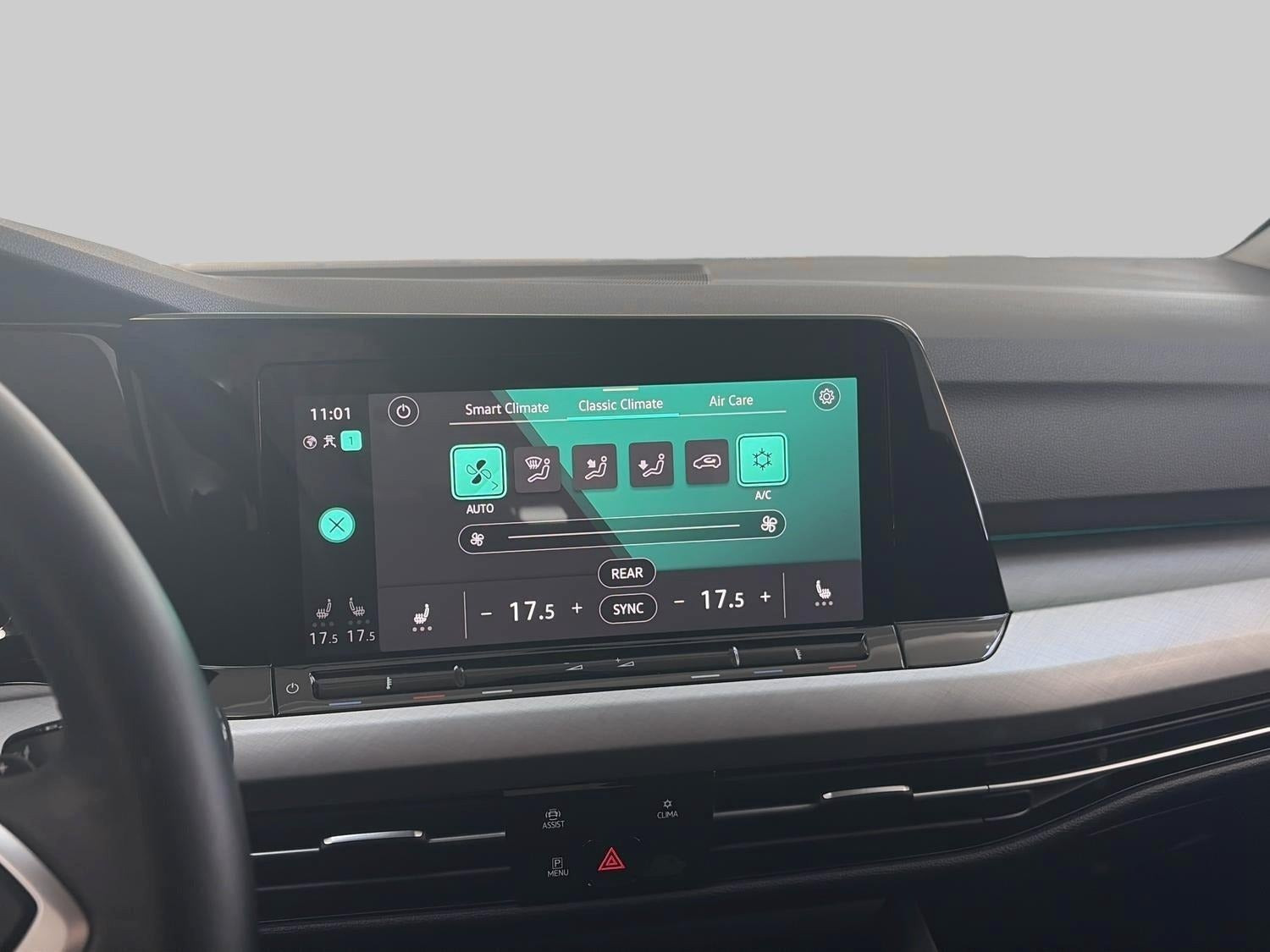 Blå VW Golf VIII fra 2021