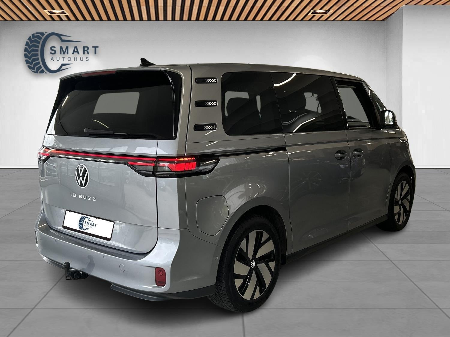 Grå VW ID.Buzz fra 2023