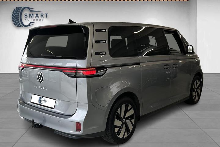 Grå VW ID.Buzz fra 2023