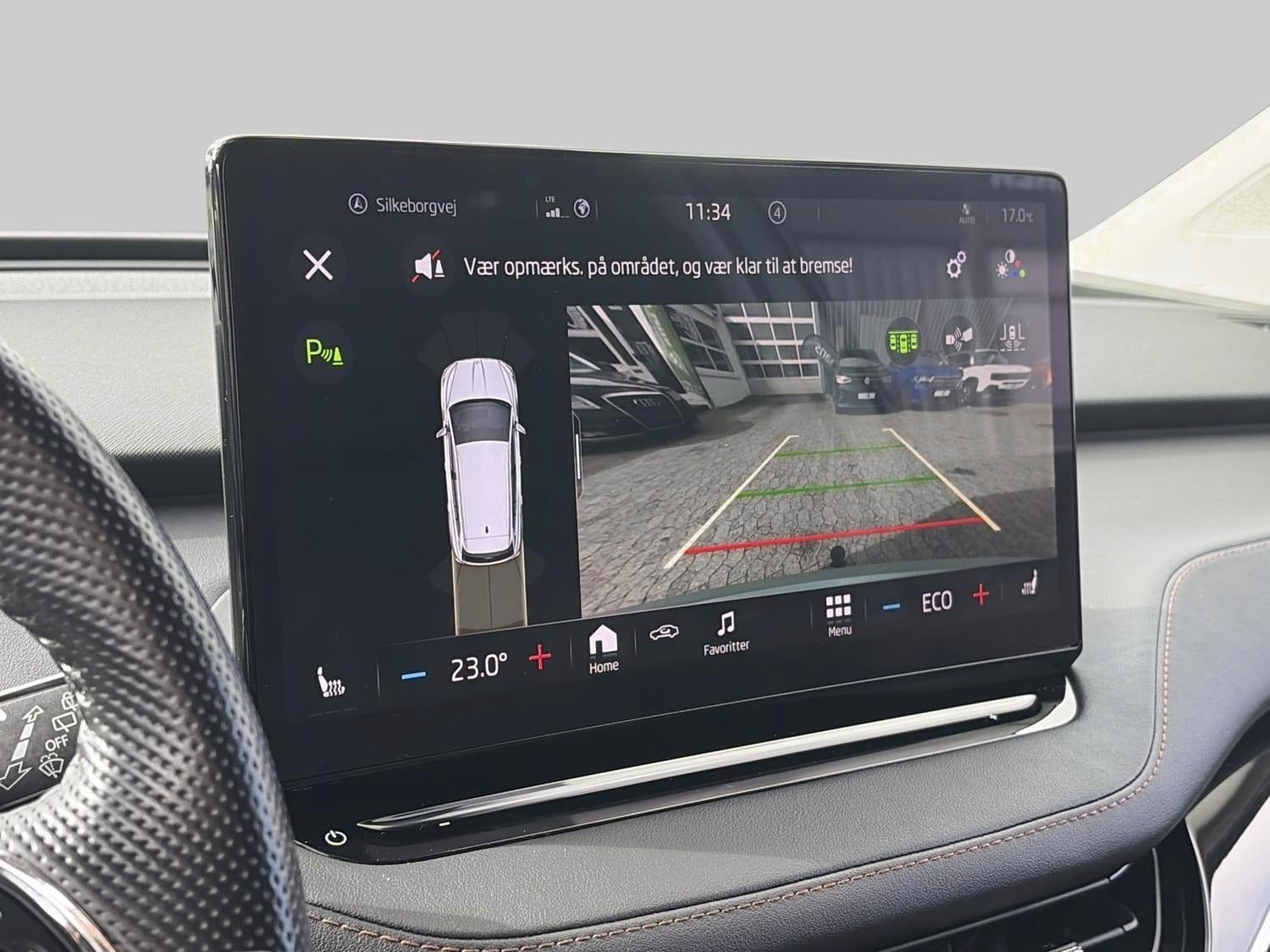 Grå Skoda Enyaq fra 2021