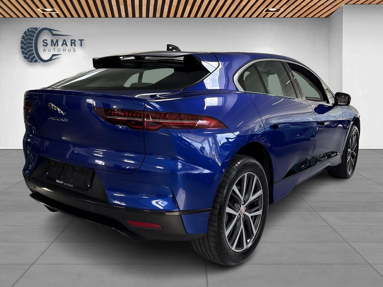 Blå Jaguar I-Pace fra 2020