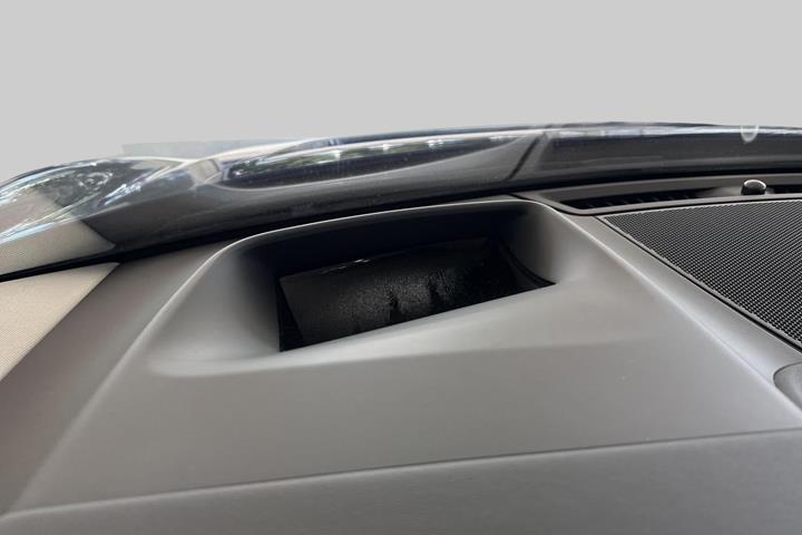 Blå Jaguar I-Pace fra 2020