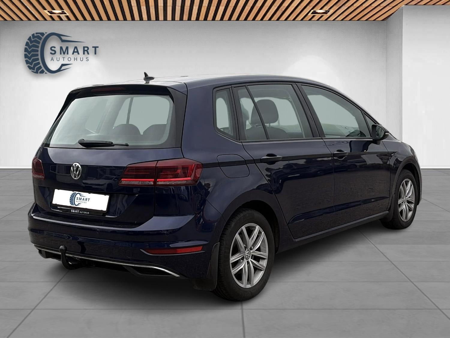 Blå VW Golf Sportsvan fra 2020