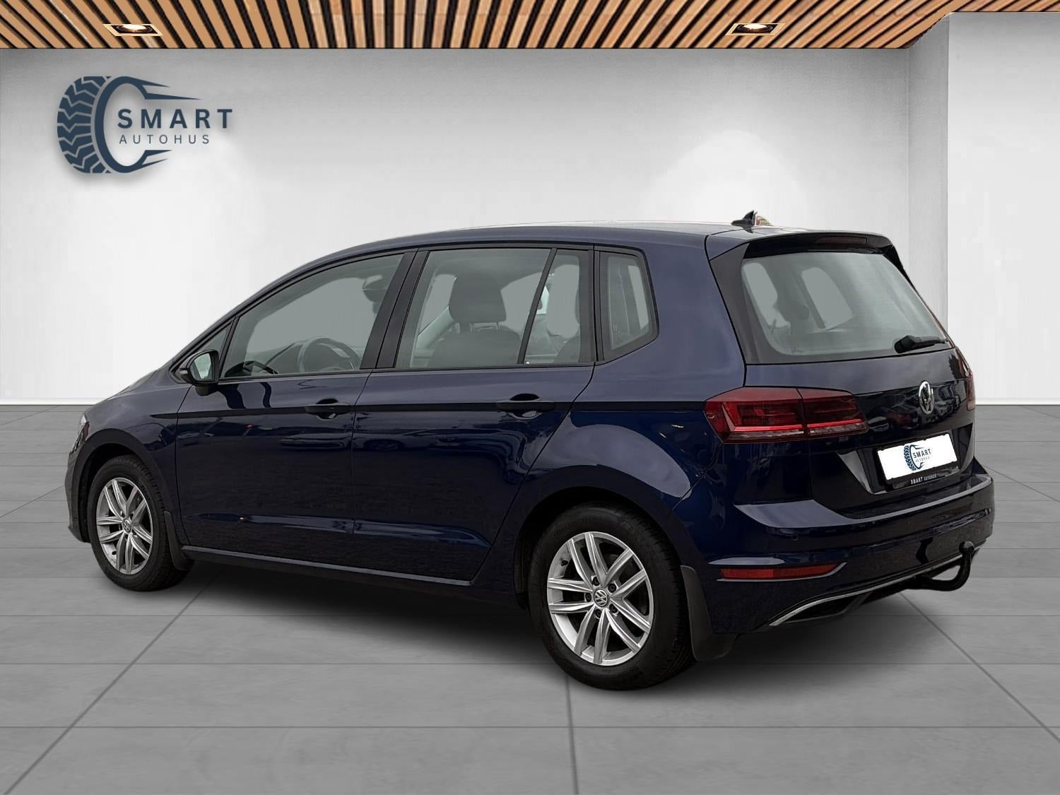 Blå VW Golf Sportsvan fra 2020