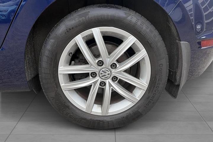 Blå VW Golf Sportsvan fra 2020