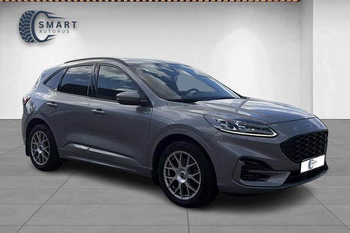 Grå Ford Kuga fra 2020