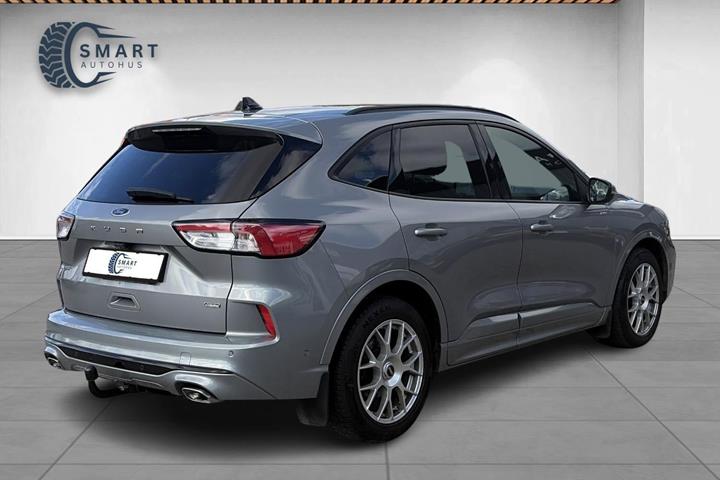 Grå Ford Kuga fra 2020
