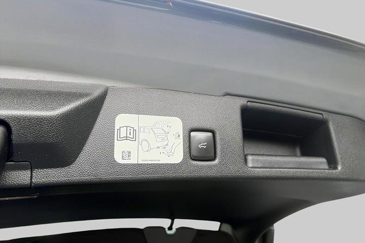 Grå Ford Kuga fra 2020