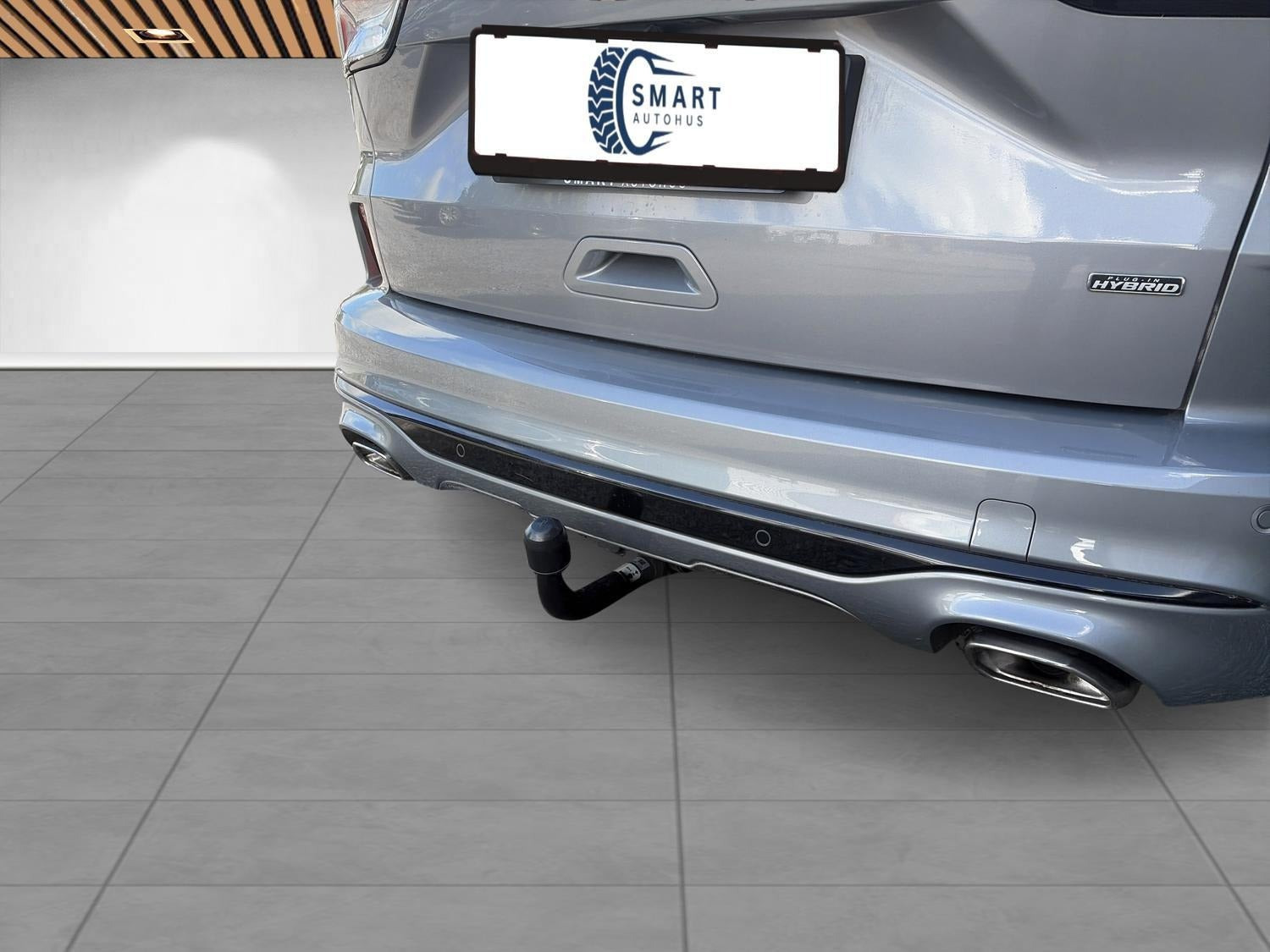 Grå Ford Kuga fra 2020