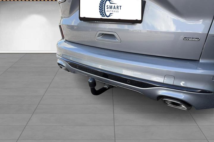 Grå Ford Kuga fra 2020