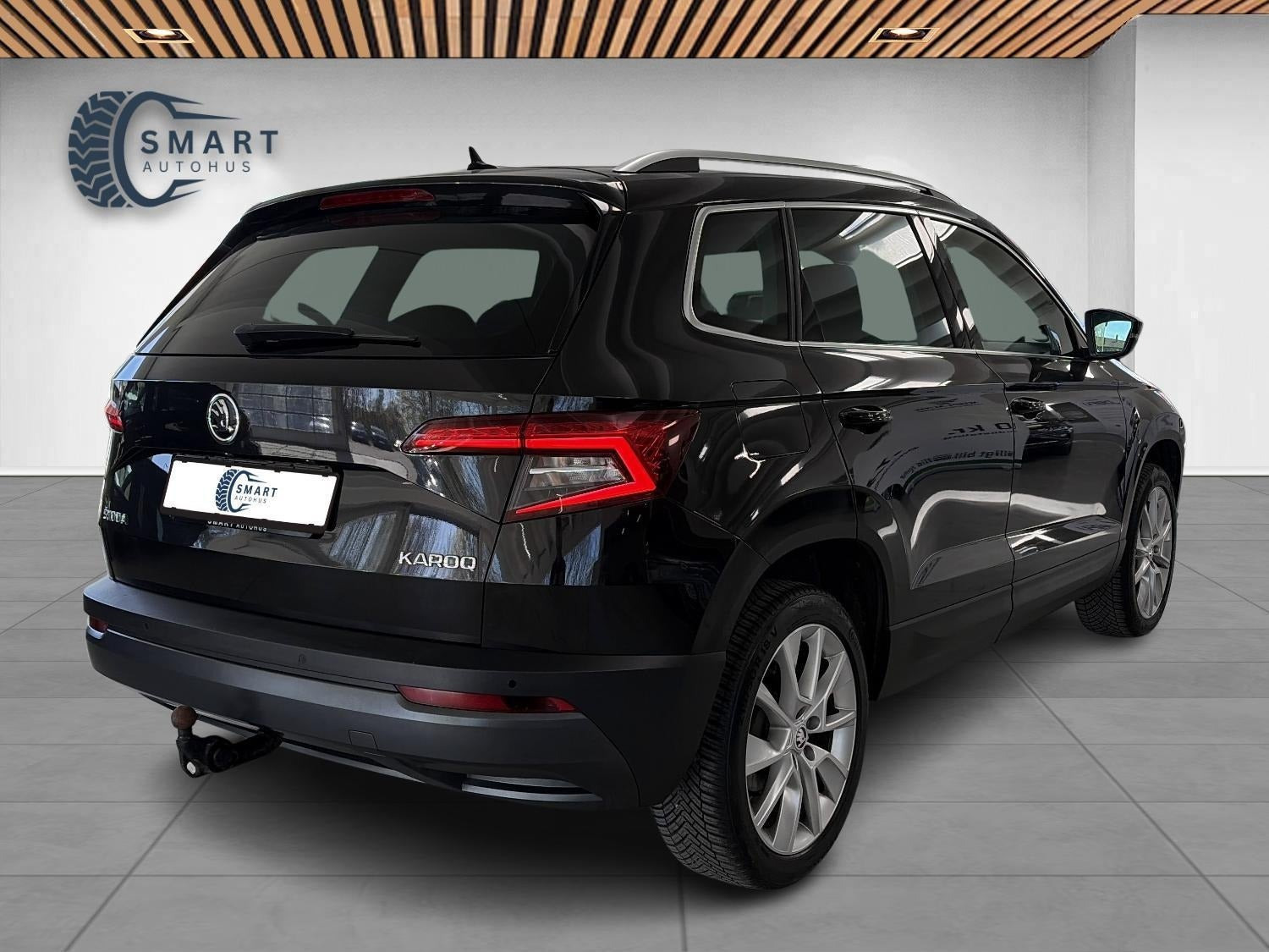 Sort Skoda Karoq fra 2019