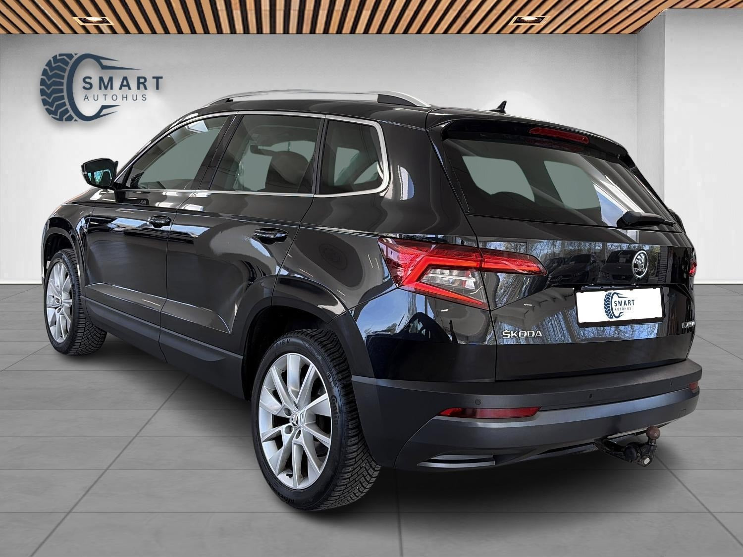 Sort Skoda Karoq fra 2019