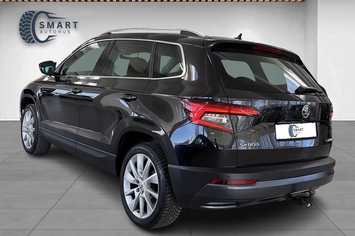 Sort Skoda Karoq fra 2019