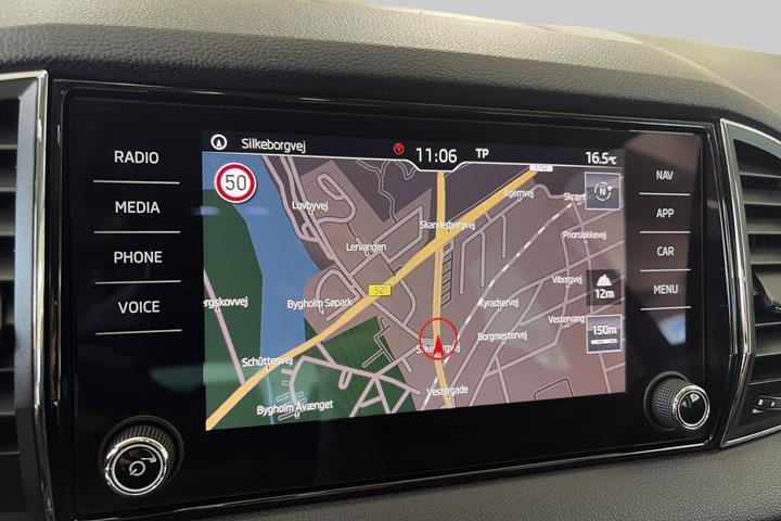 Sort Skoda Karoq fra 2019