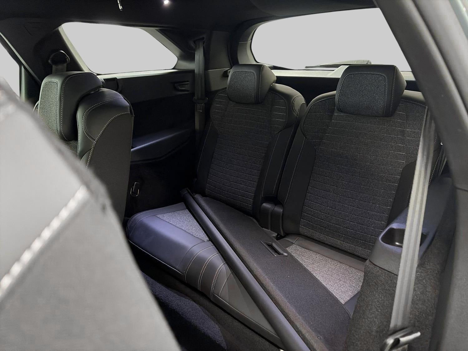 undefined Peugeot e-5008 fra 2025